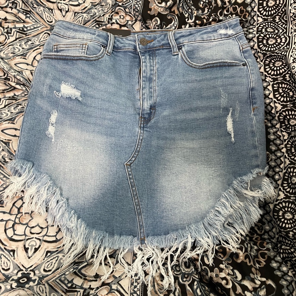 Risen denim skirt